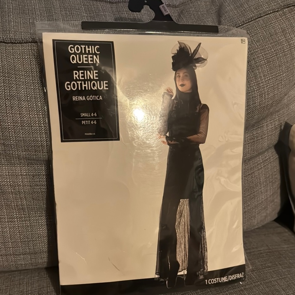 Gothic Queen Costume in Black
